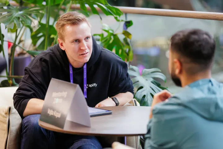 Marian Kamenistak in a 1:1 mentoring session.
